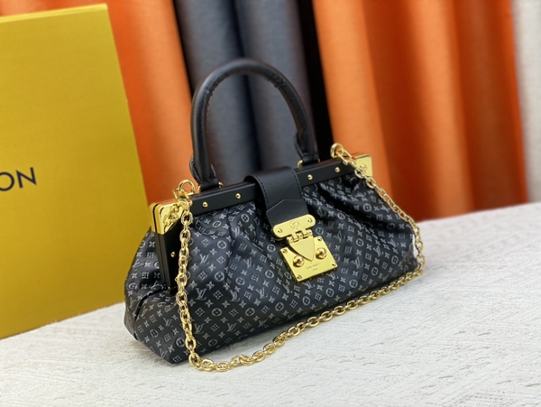 ルイヴィトンバッグ背面デザイン